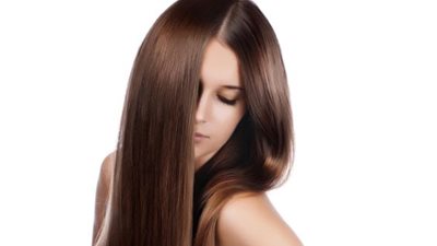 6 مشروبات طبيعية للحصول على شعر صحي خال من التقصف