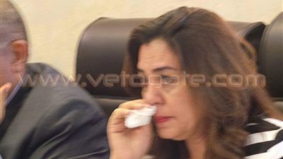 بالصور.. بكاء نائبة محافظ الجيزة أثناء تكريم محمد الشيخ