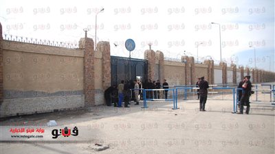 وصول هيئة المحكمة والمتهمين فى 