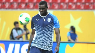 فتاة برازيلية تطلب الزواج من 