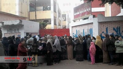 بالصور.. مشاركة نسائية كثيفة في لجان استفتاء شبرا الخيمة