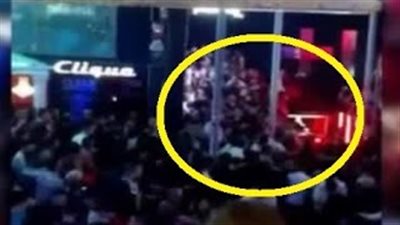 بالفيديو.. لحظة انهيار شرفة زجاجية داخل ملهى ليلي بـ«مالطا»
