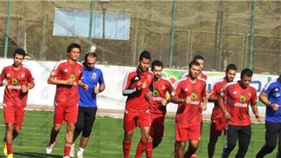 لاعبو الأهلي الدوليون ينتظمون في مران الفريق