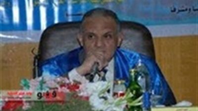 نشطاء يطالبون بإقالة قيادي 