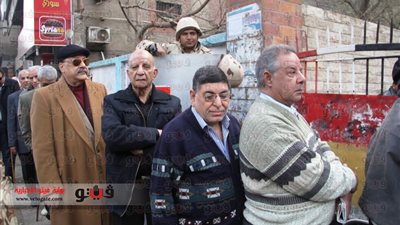 إقبال كثيف من كبار السن على لجان الاستفتاء بمصر القديمة