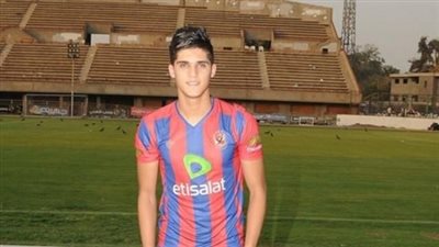 «تورتة» في تدريب الأهلي للاحتفال بعيد ميلاد «الشيخ»