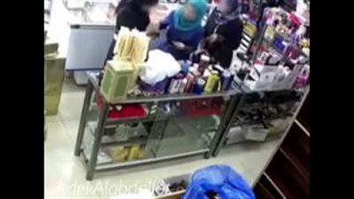 بالفيديو.. شاهد كيف سرقت 3 فتيات محل عطور في الأردن