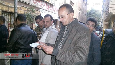 مدرس يمدح السيسى بقصيدة أمام مدرسة السلام في بولاق