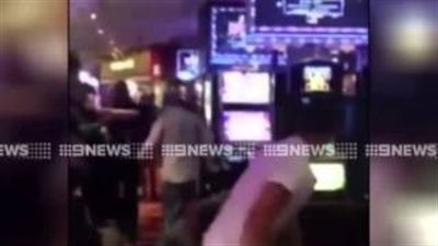 بالفيديو.. معركة بالأيدي والأرجل في ملهى ليلي أسترالي