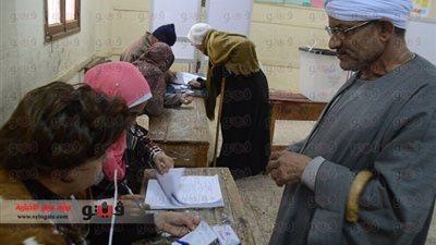 نقيب عام الفلاحين بالمنوفية يصوت بـ 