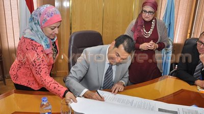بالصور.. أسيوط توقع بروتوكولا مع الأمم المتحدة والتخطيط العمراني للمدن