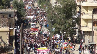 بالصور.. تظاهرات لأكراد تركيا في اليوم العالمي للتضامن مع 