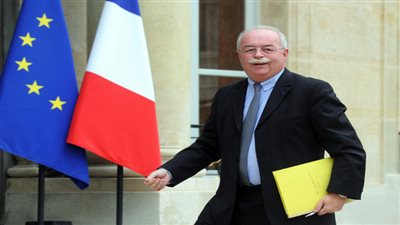 بوتين يمنح وسام الشرف لرئيس 