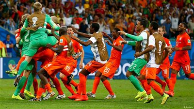 هولندا تتغلب على كوستاريكا وتصعد للقاء «منتخب التانجو» في نصف نهائى «المونديال»..«ركلات الترجيح» تنتصر لـ«الطواحين»..«نافاس» نجم المباراة.. و«الع