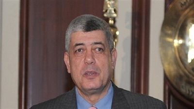 وزير الداخلية يتفقد الاستفتاء بكلية التربية الرياضية بالجزيرة