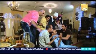 بالفيديو.. «علقة ساخنة» لابن العمدة لتحرشه بـ«هيفاء وهبي» في «المولد»