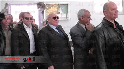 بالصور..وزير التموين يدلي بصوته للاستفتاء على الدستور بالتجمع الخامس