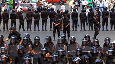 تعزيزات أمنية مكثفة أمام مكتب النائب العام