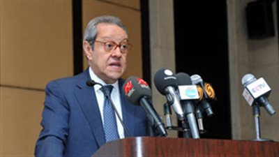 تعيين أعضاء من 