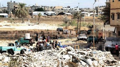 بالصور.. أهالي رفح يخلون منازلهم لتسليمها للقوات المسلحة