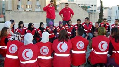 40 فرقة من الهلال الأحمر لتقديم الإسعافات الأولية أمام لجان الاستفتاء