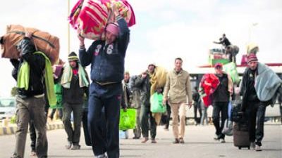 السلطات الليبية ترحل 600 مصري بسبب «التأشيرات»