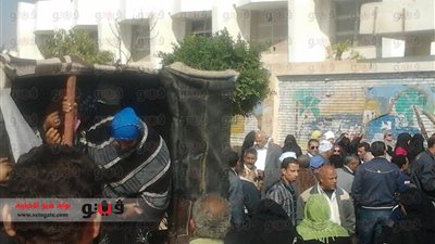 إقبال كثيف على لجنة المغتربين بـ