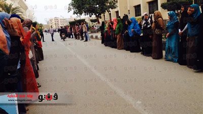 بالصور... سلاسل بشرية لطالبات الإخوان بجامعة الفيوم
