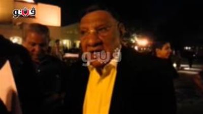 بالفيديو.. مفيد فوزي أمام «تمثال العندليب»: لا يزال يغرد في قلوبنا جميعًا