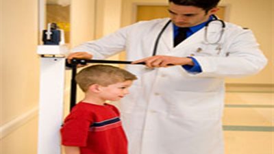 دراسة: النظافة الشخصية والاهتمام يساعدان في نمو أطفال أطول قامة