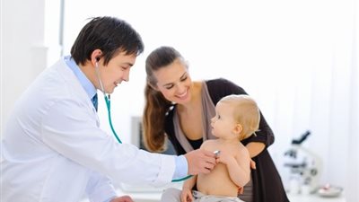 8 خطوات تساعدك على حماية طفلك من أمراض الشتاء