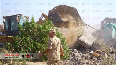 بالصور.. القوات المسلحة تنجح في إزالة آلاف الأمتار المتعدى عليها برأس غارب