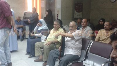 بالصور.. إقبال كثيف على شهادات استثمار القناة بروكسي