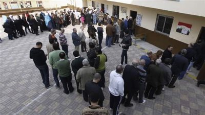 قائد المنطقة العسكرية الجنوبية يتفقد لجان التصويت بأسيوط