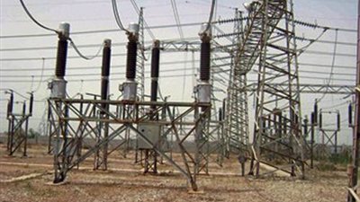 «الكهرباء»: الإهمال وعطل بدائرة غرب القاهرة وراء انقطاع التيار.. أحمال الشبكة تصل إلى 16 ألفا و900 ميجاوات.. توقف محطات المياه عن العمل بسبب الأزمة.. و«محلب» يتابع الموقف من «