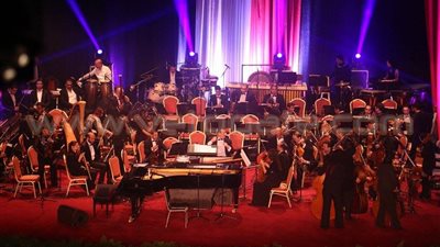 بالصور..بدء حفل عمر خيرت في جامعة القاهرة بحضور وزير الثقافة