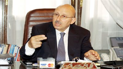 رؤساء البنوك: نشرف على بيع شهادات القناة من غرف العمليات