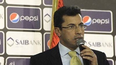 أشرف صبحي يحضر اجتماع مجلس أمناء مدرسة الموهوبين