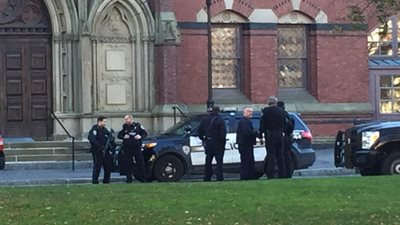 جامعة «هارفارد» تخلي 3 مبان بعد تلقيها بلاغا بوجود قنبلة