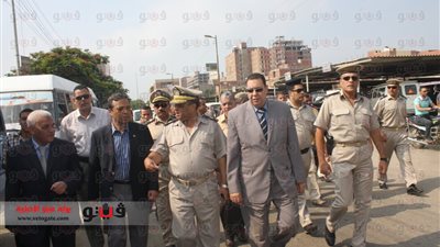 بالصور.. محافظ المنوفية يتفقد المواقف لمتابعة أزمة رفع أسعار الوقود