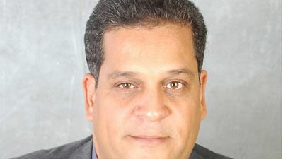 رئيس البورصة الجديد: لا نية لغلق البورصة فى 30 يونيو.. استراتيجية لتنشيط سوق الأوراق المالية على صعيد أحجام التداول وقيد الشركات.. ويتعهد بفتح قنوات اتصال مباشرة مع المستثمرين وشركات الوساطة