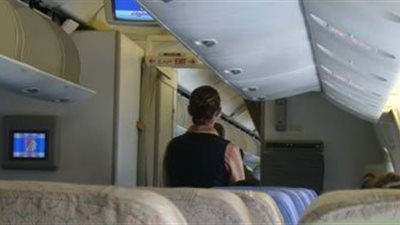 تفاصيل التحقيق مع الضابطين القطريين المتهمين بالتحرش بـ«مضيفة» في مطار القاهرة.. «الضابطان» ينكران الواقعة ويؤكدان: لا نخشى أحدًا.. والنيابة تأمر بإخلاء سبيلهما بعد تنازل المضيفة ع