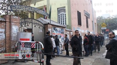 تكدس مروري بحدائق القبة بسبب إقبال الناخبين على لجان الاستفتاء