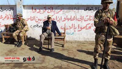 الجيش يصور حشود الناخبين أمام مدرسة محمد فريد بعابدين