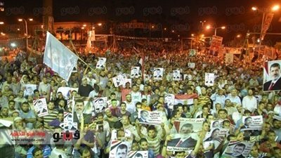 القلق يسود اعتصام النهضة بعد ورود أنباء عن فض الاعتصام