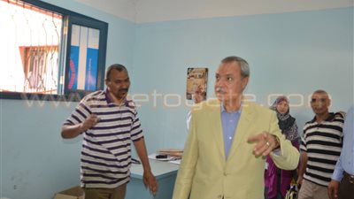 بالصور.. استبعاد مدير الإدارة التعليمية بدشنا لتدني مستوى النظافة