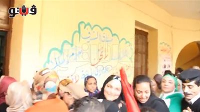 بالفيديو.. رقص وغناء الناخبات بعد طرد قاض إخواني بعابدين