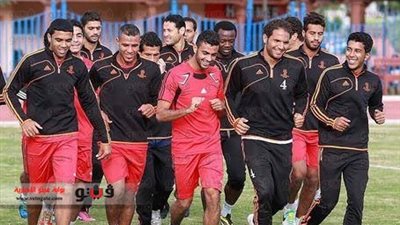 لاعبو سموحة يتوجهون للإدلاء بأصواتهم على الدستور