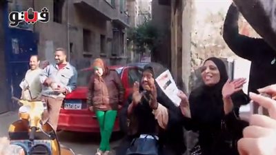 بالفيديو.. الناخبون بعابدين يرقصون على أنغام 