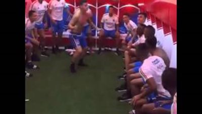 بالفيديو.. «جيميس رودريجز» يستعرض مهاراته داخل غرفة الملابس